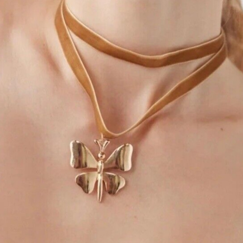 Urban Outfitters Velvet Layered Butterfly Choker NWT